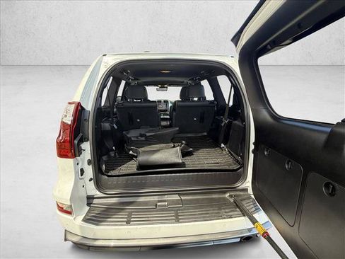 Used 2021 Lexus GX 460 Premium w/ Accessory Package AWD/4WD image 14