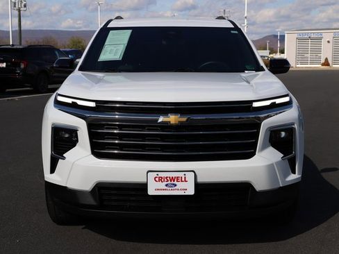 Used 2025 Chevrolet Traverse LT image 6