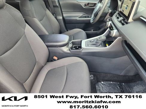 Used 2025 Toyota RAV4 LE AWD/4WD image 13