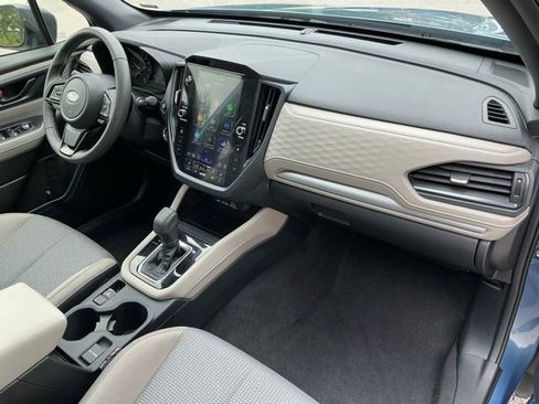 Used 2025 Subaru Forester Premium AWD/4WD image 19