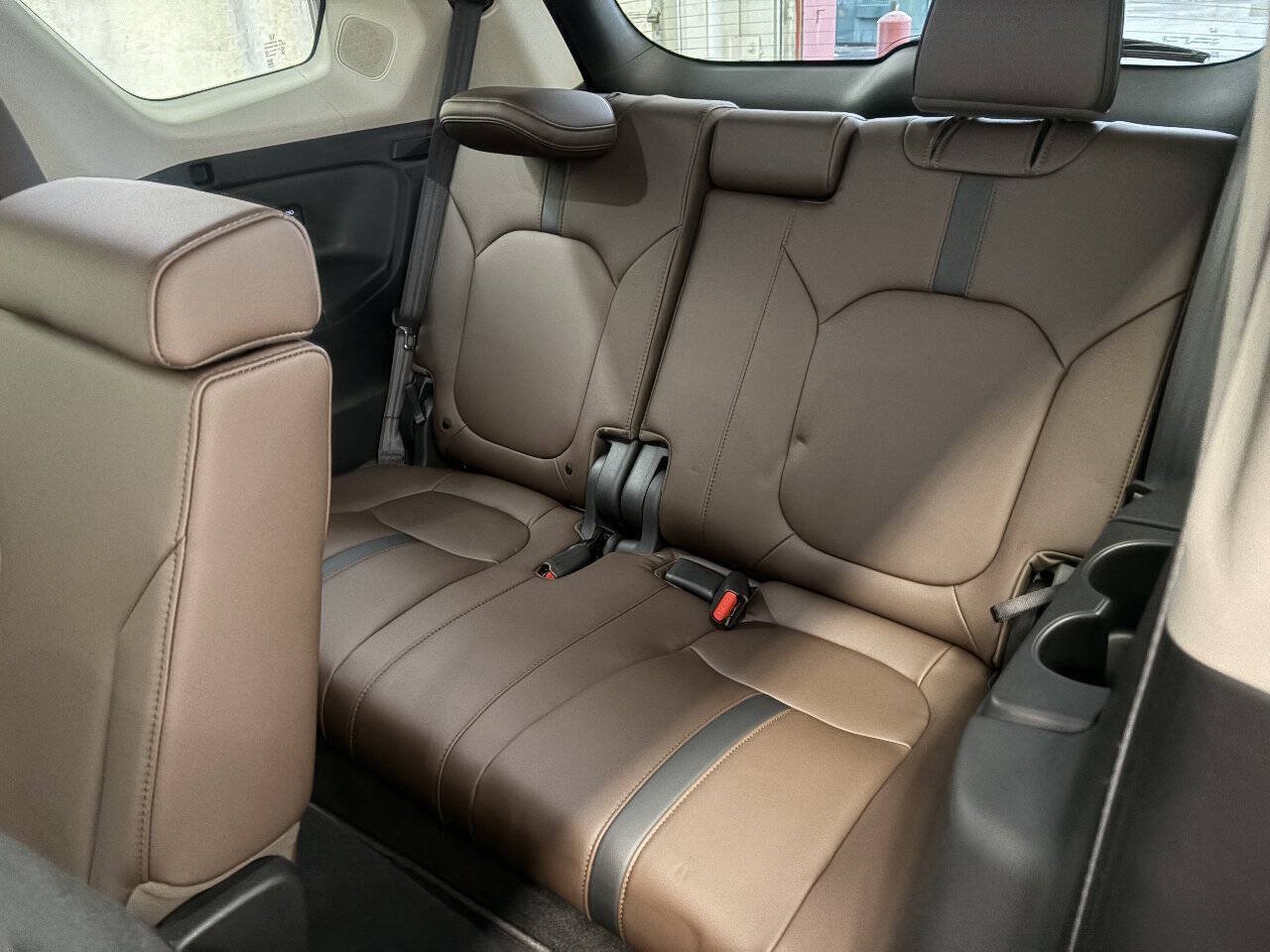 Used 2025 Honda Pilot Elite image 25