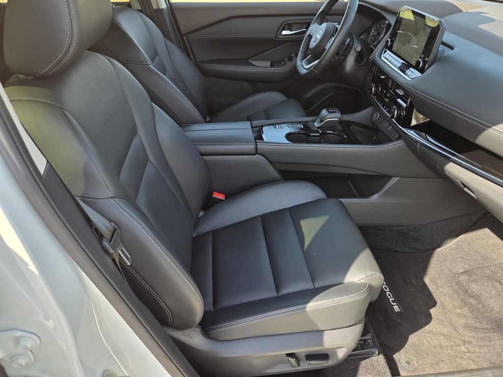 Used 2023 Nissan Rogue SL w/ SL Premium Package FWD image 31