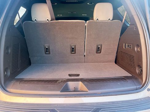 Used 2023 Chevrolet Tahoe LT w/ Luxury Package RWD image 27