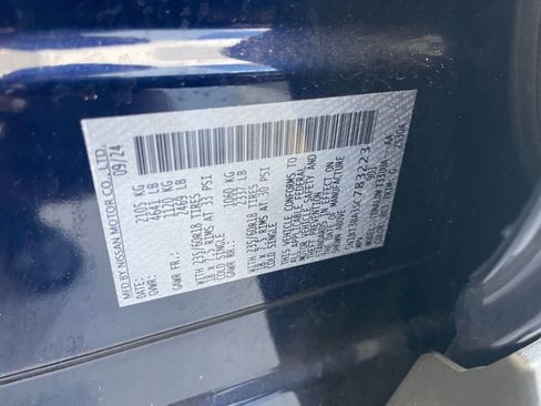 Used 2025 Nissan Rogue SV image 30