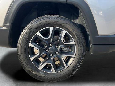 Used 2019 Jeep Compass Trailhawk image 22