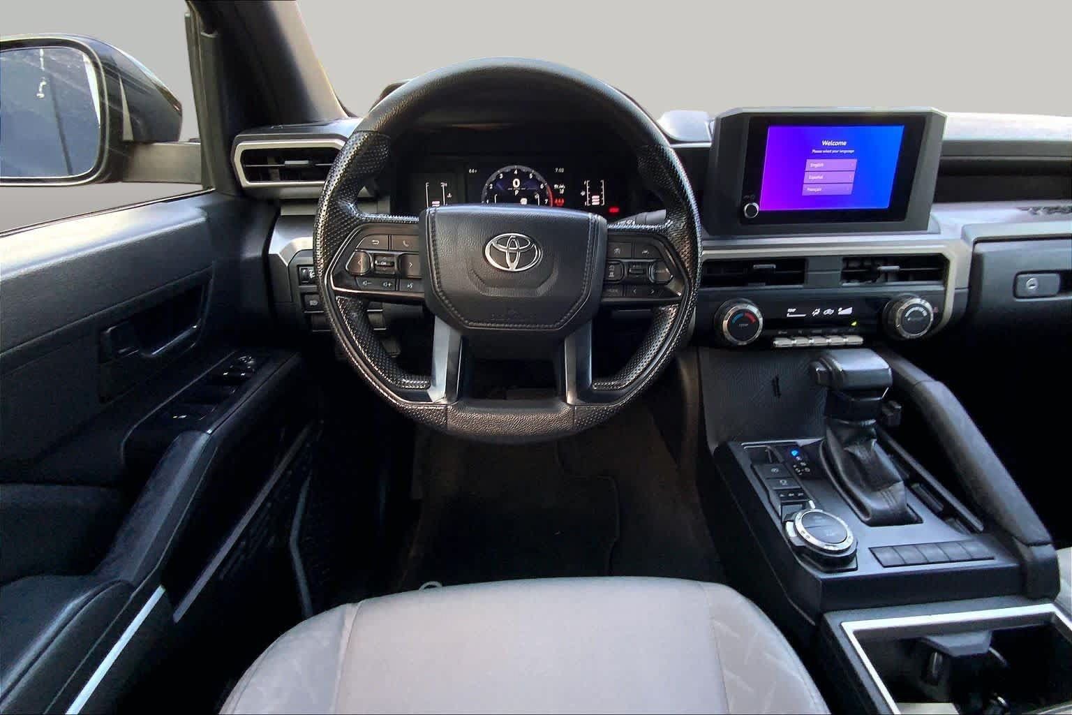 Used 2025 Toyota Tacoma SR5 AWD/4WD image 6