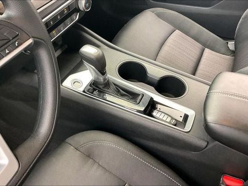 Used 2025 Nissan Altima 2.5 SV FWD image 15