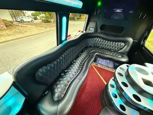 Used 2012 Mercedes-Benz Sprinter 2500 image 19