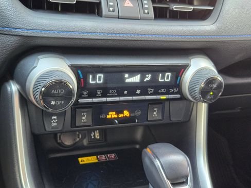 Used 2024 Toyota RAV4 XSE w/ Advanced Technology Package AWD/4WD image 17