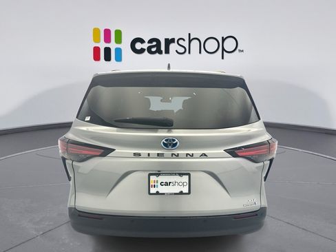Used 2022 Toyota Sienna XLE w/ XLE Plus Package FWD image 23