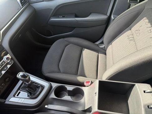 Used 2020 Hyundai Elantra SEL w/ Cargo Package (C1) FWD image 16