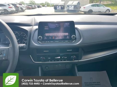 Used 2024 Nissan Rogue SV FWD image 11
