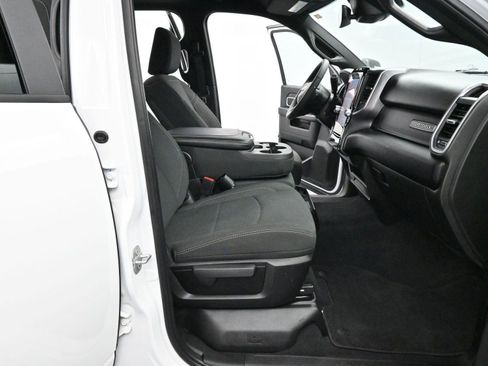 Used 2025 RAM 2500 Big Horn AWD/4WD image 29