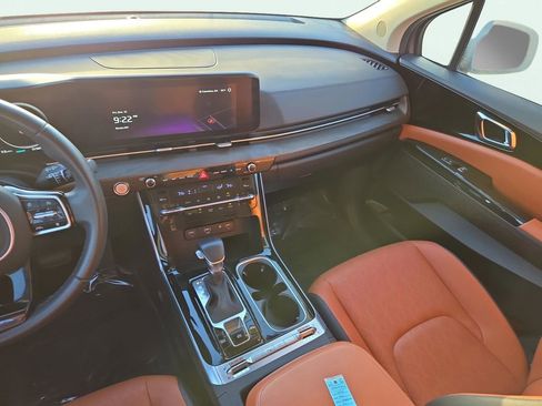 Certified 2024 Kia Carnival SX image 22