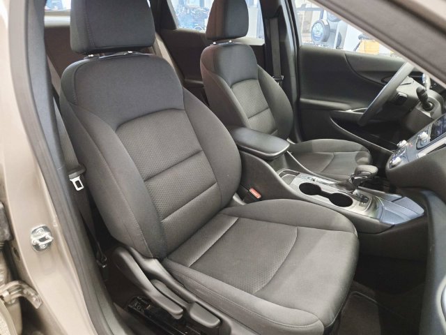 Used 2025 Chevrolet Malibu LS FWD image 12