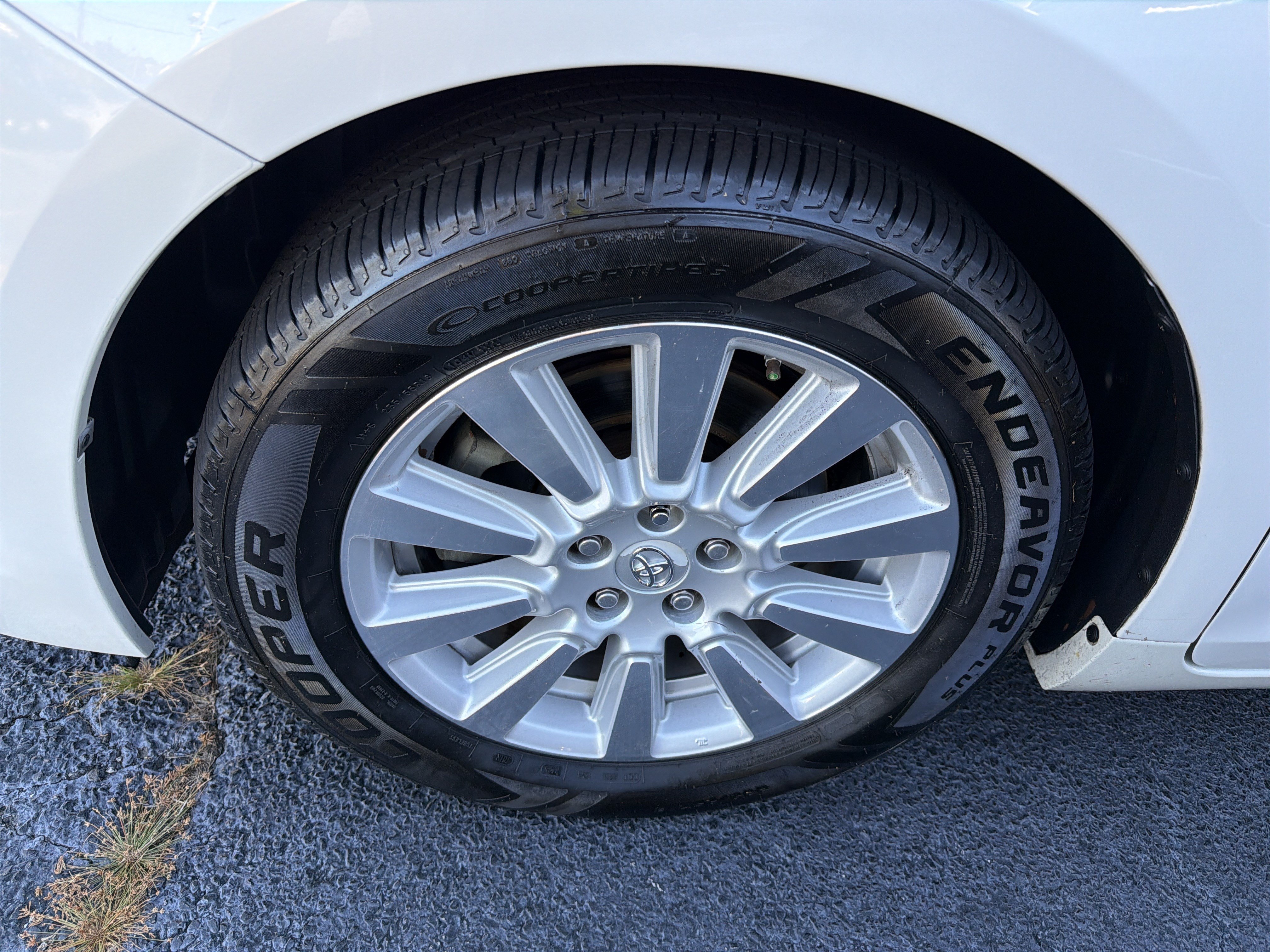 Used 2017 Toyota Sienna Limited Premium FWD image 10