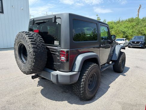 Used 2017 Jeep Wrangler Sport w/ Quick Order Package 24S AWD/4WD image 3