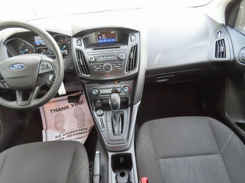 Used 2017 Ford Focus SE image 24