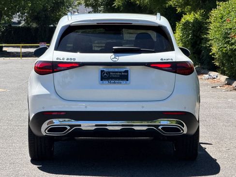 New 2026 Mercedes-Benz GLC 300 4MATIC image 4