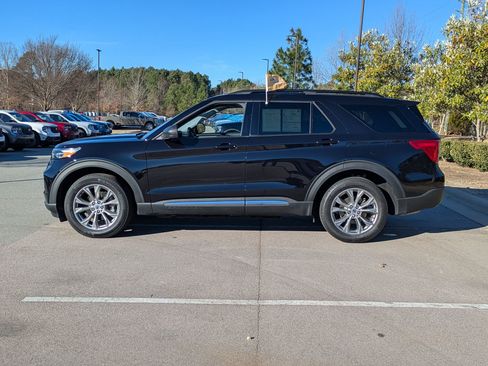 Certified 2023 Ford Explorer XLT w/ Equipment Group 202A image 7