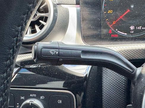 Used 2022 Mercedes-Benz CLA 250 4MATIC image 17