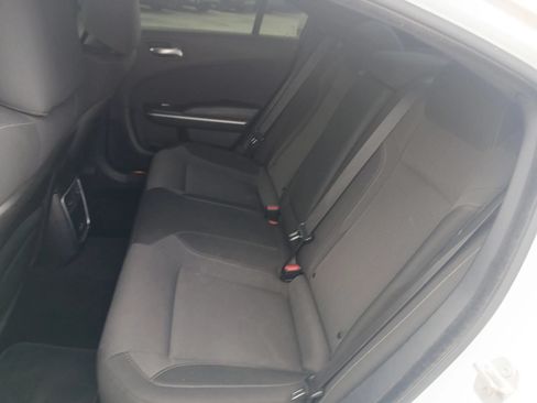 Used 2019 Dodge Charger SXT RWD image 12