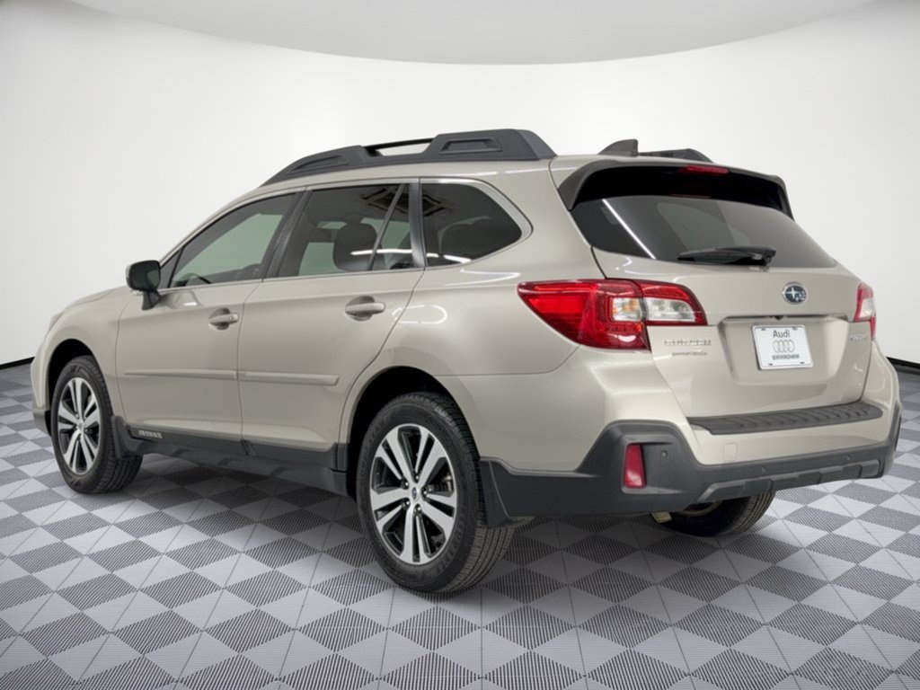 Used 2018 Subaru Outback 2.5i Limited AWD/4WD image 3