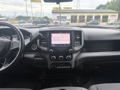 Used 2024 RAM 5500 Tradesman w/ Chrome Appearance Group AWD/4WD image 17