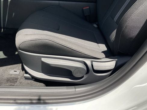 New 2026 Hyundai Elantra SE FWD image 12