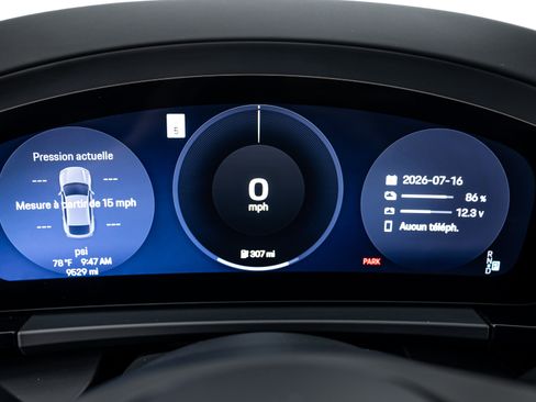 Certified 2025 Porsche Macan 4S Electric AWD/4WD image 23