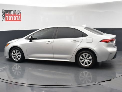 Used 2024 Toyota Corolla LE FWD image 2
