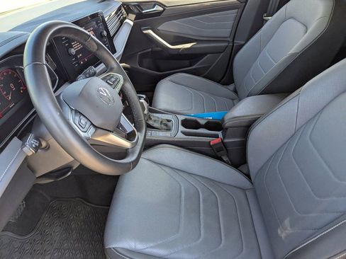Used 2025 Volkswagen Jetta SEL FWD image 27