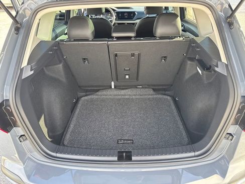 Used 2024 Volkswagen Taos SE w/ Panoramic Sunroof Package image 24