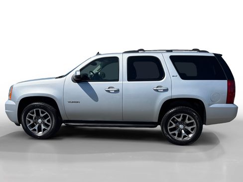 Used 2014 GMC Yukon SLT AWD/4WD image 2