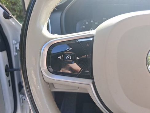 Used 2021 Volvo XC90 T6 Momentum w/ Advanced Package AWD/4WD image 17
