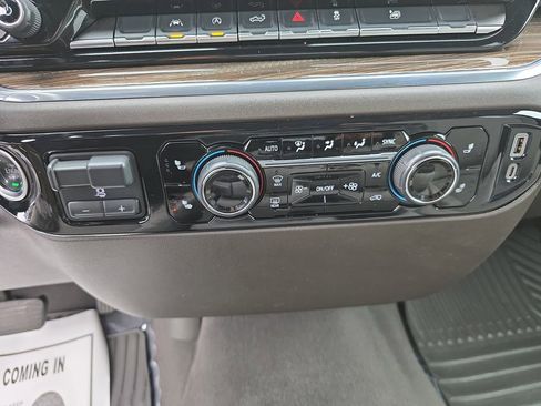 Used 2025 Chevrolet Silverado 1500 LT image 22