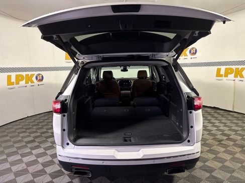 Used 2018 Chevrolet Traverse High Country AWD/4WD image 18