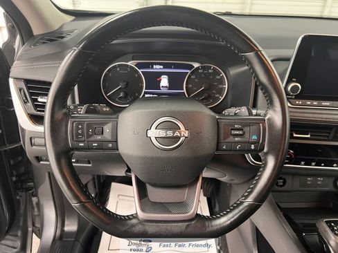 Used 2025 Nissan Rogue SV AWD/4WD image 38