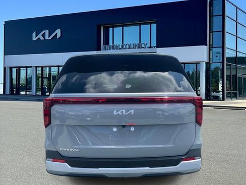 New 2026 Kia Carnival EX FWD image 5