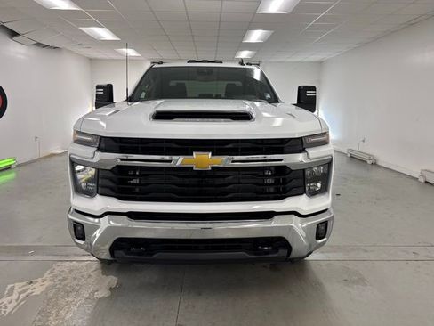 New 2026 Chevrolet Silverado 3500 LT w/ Convenience Package image 2