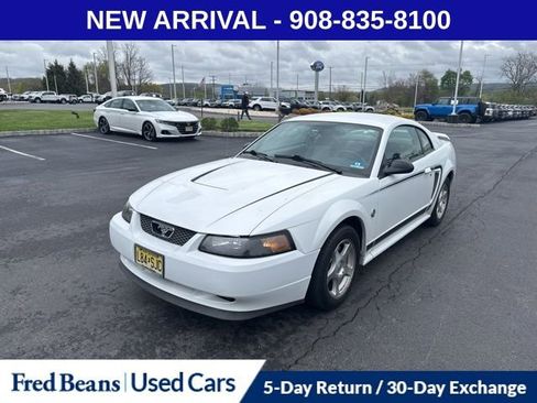 Used 2004 Ford Mustang Coupe RWD image 3