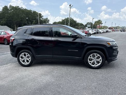 Used 2024 Jeep Compass Latitude AWD/4WD image 6