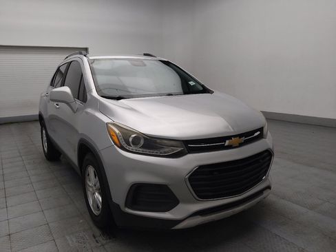 Used 2017 Chevrolet Trax LT w/ LT Convenience Package FWD image 13