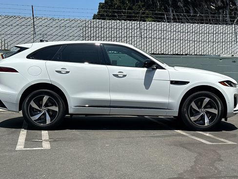 Used 2026 Jaguar F-PACE R-Dynamic S AWD/4WD image 8