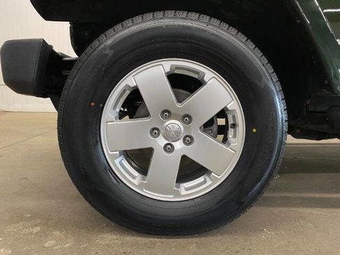 Used 2010 Jeep Wrangler Unlimited Sahara w/ Dual Top Group image 26