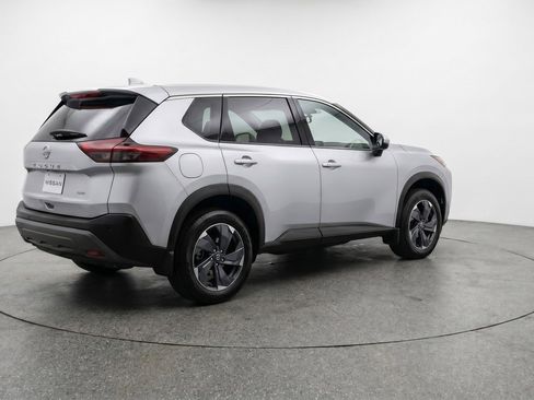 Used 2025 Nissan Rogue SV FWD image 9