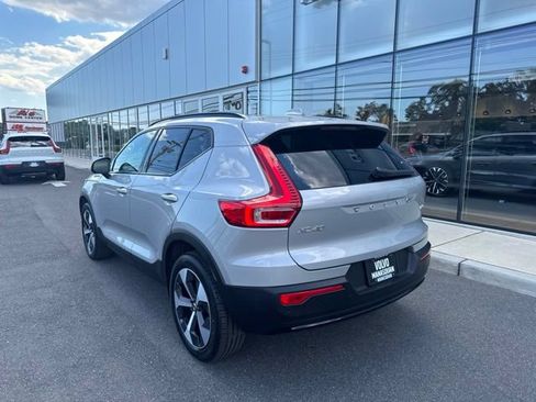 Certified 2025 Volvo XC40 B5 Plus AWD/4WD image 3