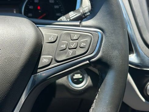 Used 2024 Chevrolet Equinox LT FWD image 21
