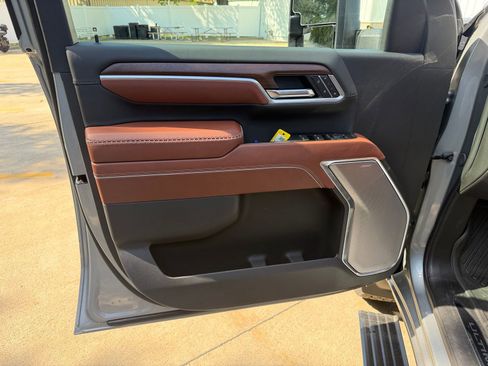 New 2026 GMC Sierra 2500 Denali Ultimate AWD/4WD image 9