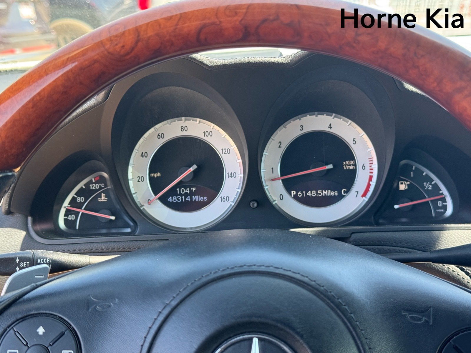 Used 2011 Mercedes-Benz SL 550 image 16